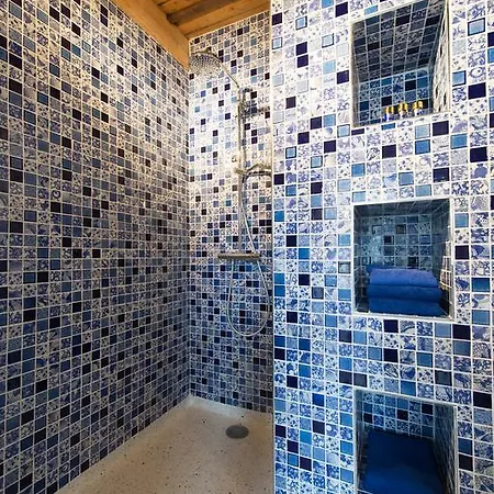 Royal Blue Penthouse In The Jordaan Apartment