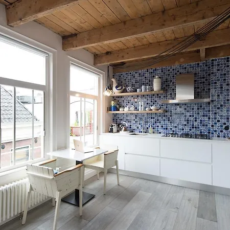 Royal Blue Penthouse In The Jordaan *