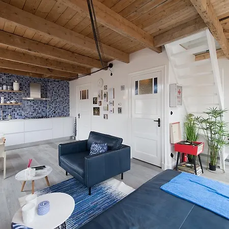Royal Blue Penthouse In The Jordaan アパート アムステルダム