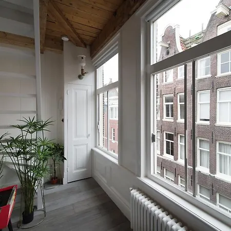 アパート Royal Blue Penthouse In The Jordaan アムステルダム